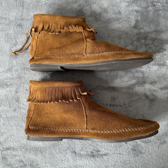 Minnetonka Women’s 283 Suede Fringe Moccasin Ankle Boots Size 10 Brown Boho - Picture 6 of 12